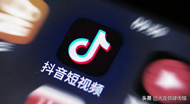 抖音如何开直播带货(一个新手怎么做抖音带货直播？需要哪些技巧？)