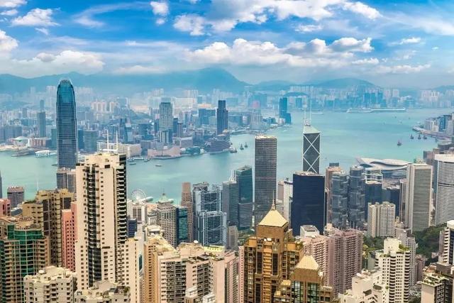香港身份证正反面图片(香港居民身份证和香港永久居民身份证有何不同？)