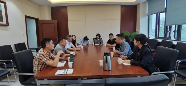 成都洋葱集团(深入沟通 加强合作，洋葱集团一行来成都锦城学院洽谈合作)