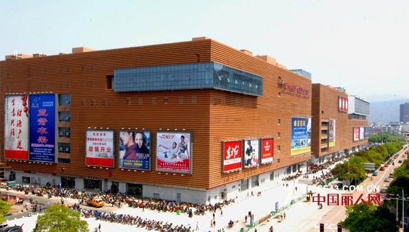 义乌库存服装批发(义乌篁园服装批发市场-五爱库存一条街衣服尾货进货攻略)