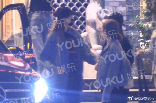 唐嫣怀孕几月了(唐嫣婚后8个月孕肚照曝光？小腹凸显，走路小心翼翼被搀扶)