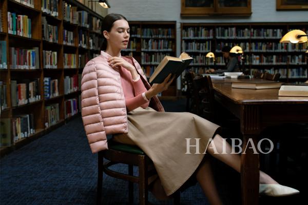 优衣库官方旗舰店专卖店羽绒服(优衣库 (Uniqlo) 高级轻型羽绒让你告别土味穿搭，秋冬也可以保暖又时髦！)
