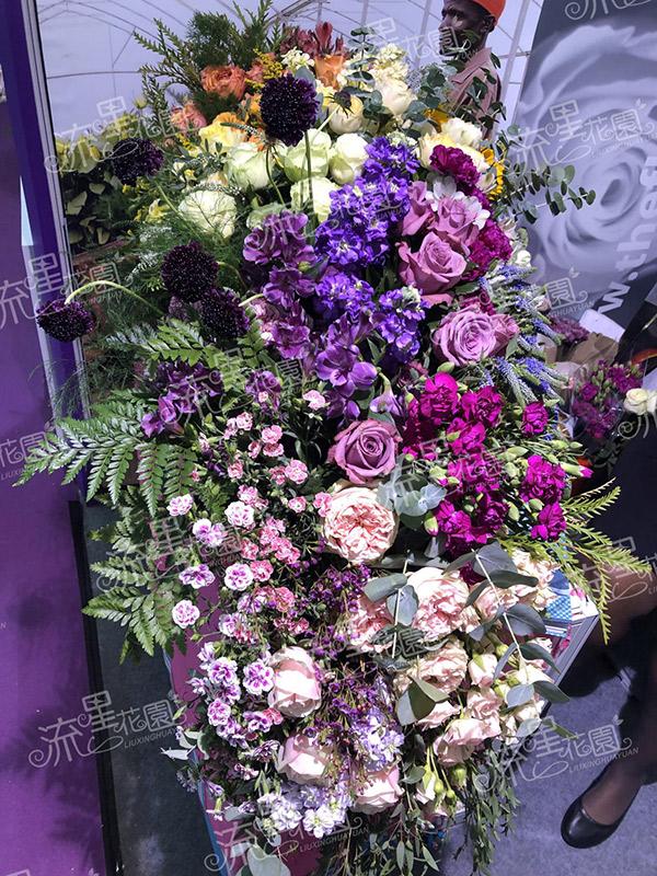 我想开花店需要多少钱(开个花店需要多少成本，选择流星花园花店致富大不同)
