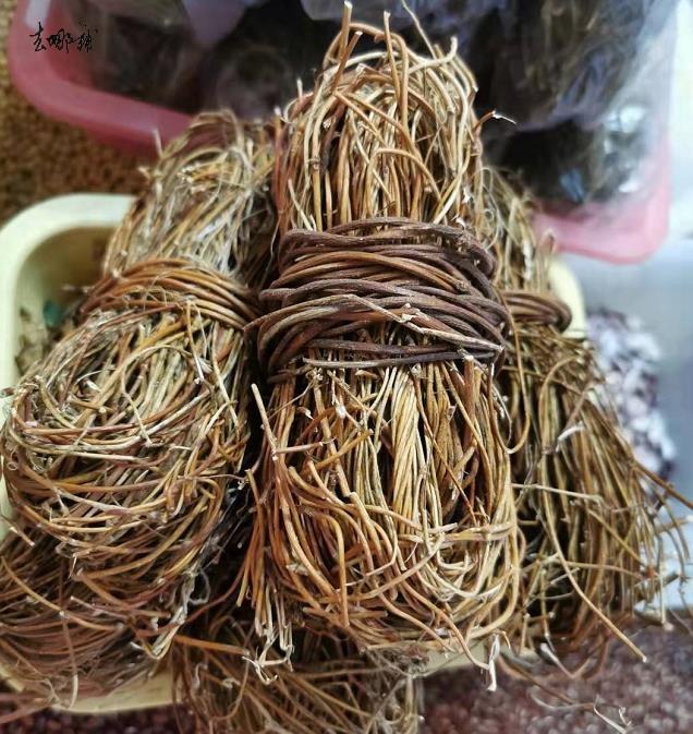 摆摊创业小项目大全(50种地摊生意哪些更赚钱？从衣食住三个方面看看卖什么更红火？)
