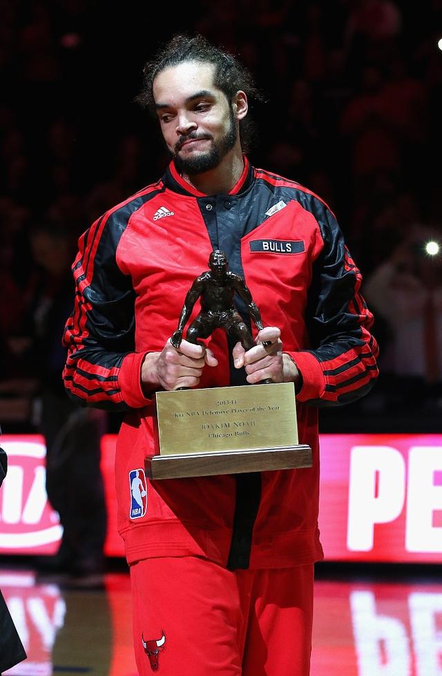 辛里奇防守(诺阿：如果没有队友的帮助就不可能拿到DPOY 尤其是辛里奇)