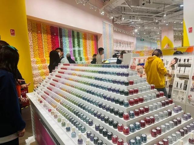 北京哪里有卖小饰品的地方(小饰品大市场，饰品集合店卷土重来)