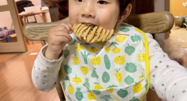 学校食堂比较火的小吃(学校门口的美味：鸡汁豆腐串)