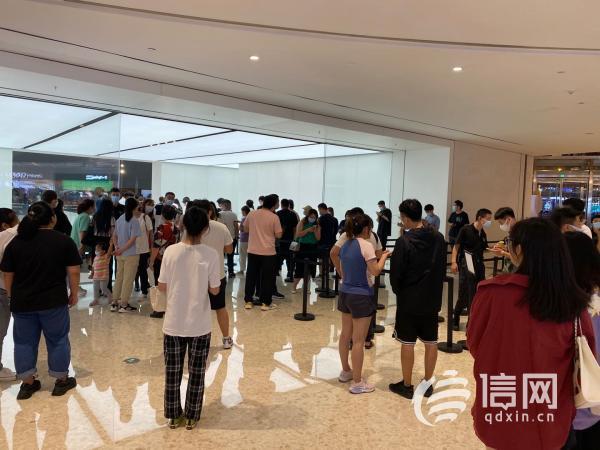 北京苹果直营店(iPhone13发售第一天 非提货顾客万象城店不让进？)