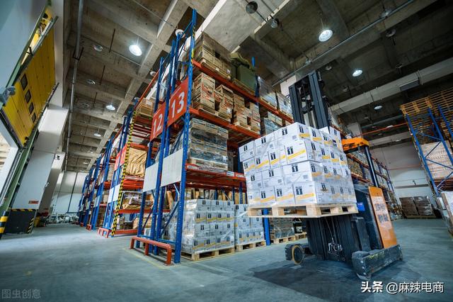 网店开在哪里好(没有很多资金，新手做电商，选择哪个平台比较好？)