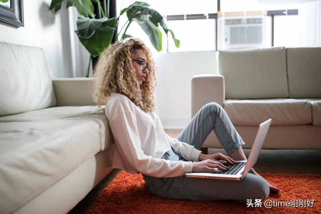 做网上兼职怎么找(27个赚钱网站，下班后兼职做副业，让你的死工资“活”起来)
