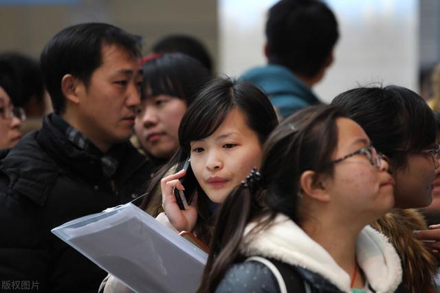 开个劳务中介小代理挣钱吗(揭秘劳务中介赚钱模式，黑中介一单赚上几十万，一不小心就入坑)