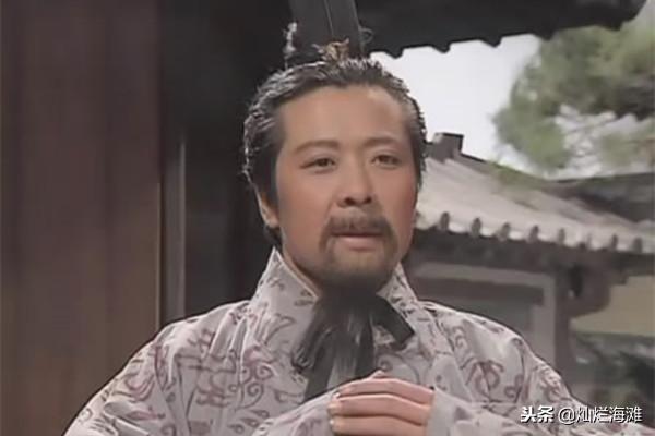 玄德回视其人身长八尺豹头环眼燕颔虎须(三国成语故事：燕颔虎须)