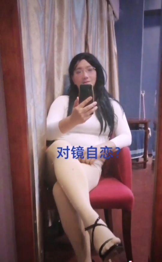 伪音男伪女教程哔哩哔哩(【变装】变装后一定要学假声吗？其实，做你自己就好了！)