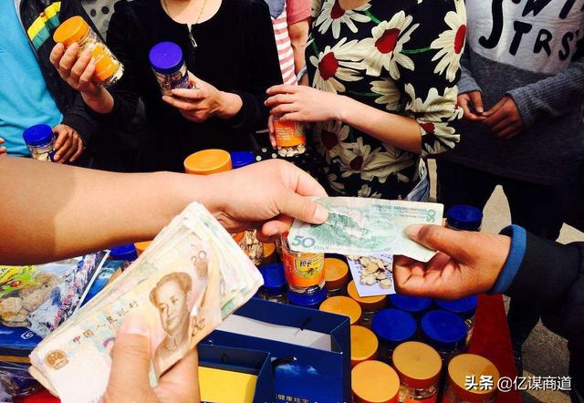 怎样找到一手货源直播(电商创业、短视频带货、直播带货，如何找到一手货源？)