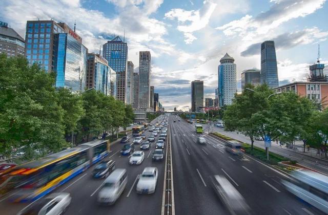 怎么来钱快的灰色行业(又一“灰色”生意兴起！借着“哄睡”狂打擦边球，有人已月入3万)