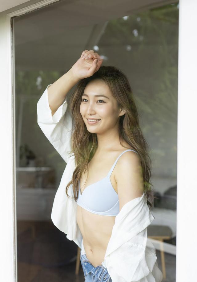 女士尺码对照表上衣(女人内衣的尺码怎么选？自己的尺寸是前提，想要的效果是参考)