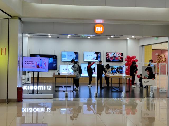 小米官方旗舰店靠谱吗(小米12系列探店体验（保定万博小米之家），到底值不值得入手？)