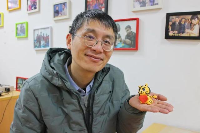 一步一步教怎样做盲盒(简单又好看！跟着非遗传承人一起做生肖盲盒~ | 爱申活暖心春)