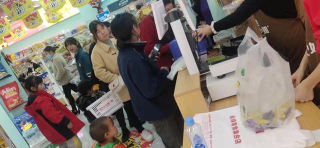 零食加盟店需要多少钱,值得放心(开零食加盟店认准甜先生和蜜小姐，创业之路有保障)