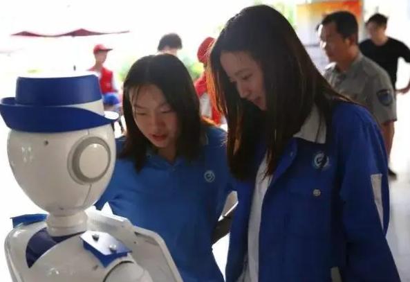 物流有什么工作(快递员的“春天”来了，新的国企物流公司登场，大学生也有岗位)