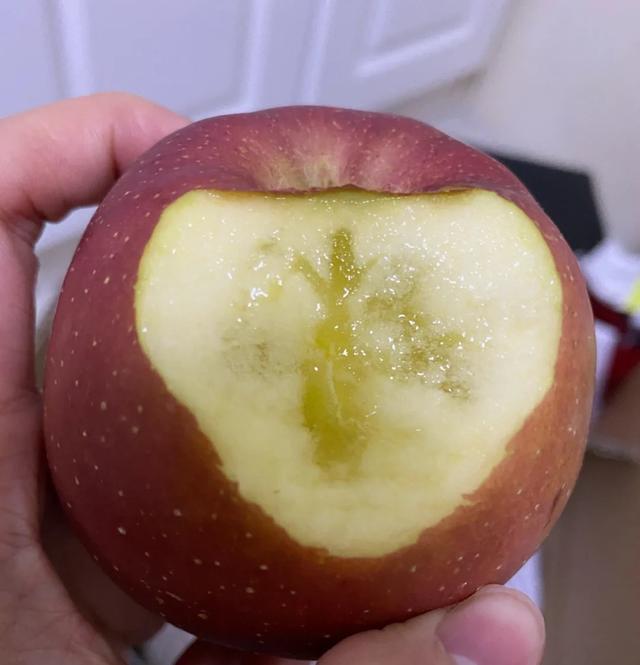 苹果序列号查询出产地生产地都是中国(吃了那么多年苹果，终于知道如何分辨产地品种，买苹果不再被忽悠)
