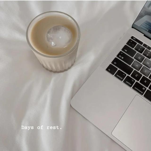 纯白色背景图(好看朋友圈背景图/白色系①)