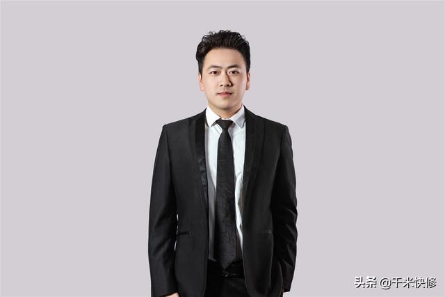 我想开个手机店怎么开(如何创业开店？他从行业小白到开出7家手机维修连锁店)