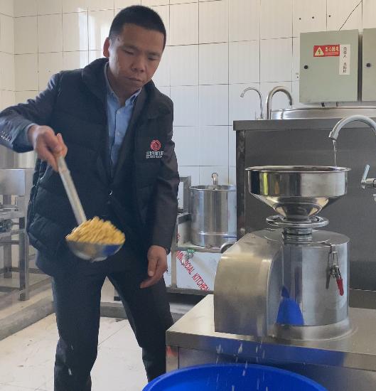 豆腐制作设备图片(豆腐机的兴起能否改变传统手工制作豆腐)