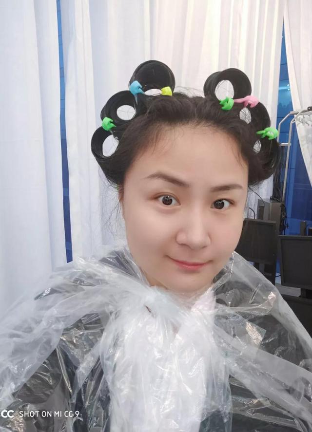 女人做什么生意赚钱投资又小(一个女人最好的投资，就是赚钱、保持健康和变美)