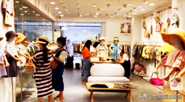 自营服装店应该怎么经营(你还在为服装店生意不好而感到烦恼？？不妨试一下以下方法)
