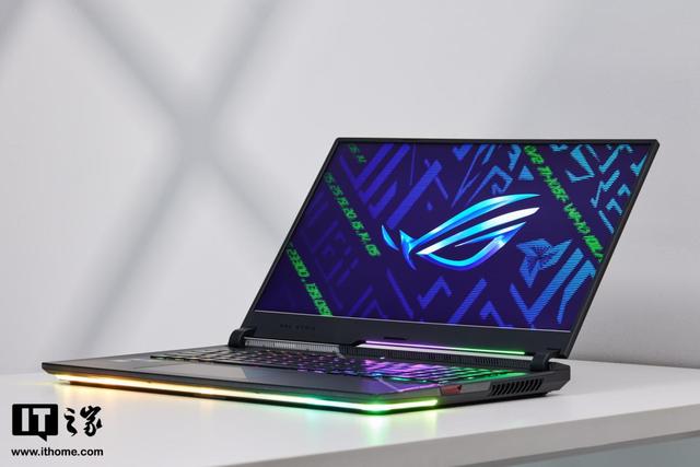 6plus尺寸(ROG 枪神 6 Plus 超竞版评测：首发 i9-12950HX 旗舰处理器)