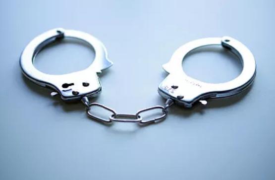 现在做什么来钱快,不犯法的(临时工充当“内鬼”，月入9万，一分钱都没有花)
