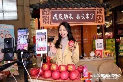 公职人员能做自媒体吗(“公职人员天天玩直播不丢脸吗？”美女副局长遭网友质疑，本人回应：我丢了谁的脸？)