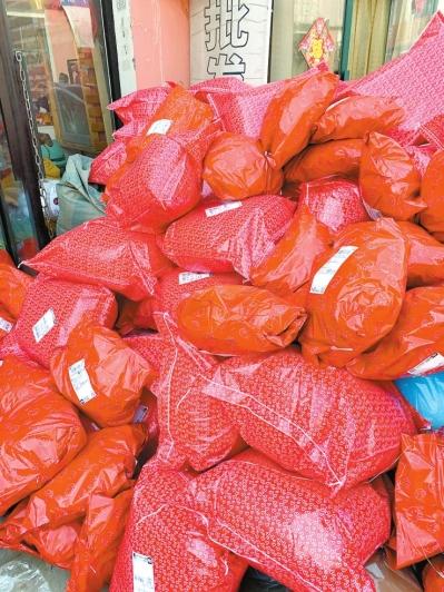 如何做主播赚钱(1000多粉丝的主播咋能月赚20万元？郑州23岁直播带货小伙揭秘)