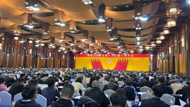 斗罗大陆网游官方网站(中国作协第十届全委会委员名单公布：马伯庸等网络作家当选，方方不在其中)