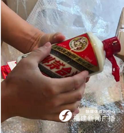 京东寄快递保价什么意思(名酒保价9600元，快递只赔5000元，京东究竟怎么定损的？「新闻三剑客」)