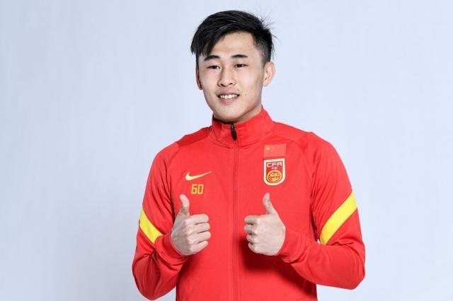 戴伟俊(多名记者：国际足联确认，戴伟浚符合代表中国国家队出场条件)
