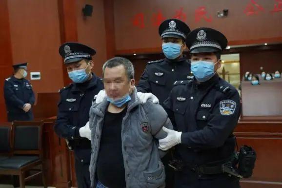贩毒多少克判处死刑(贩卖、运输毒品数量巨大，一毒贩被依法执行死刑)