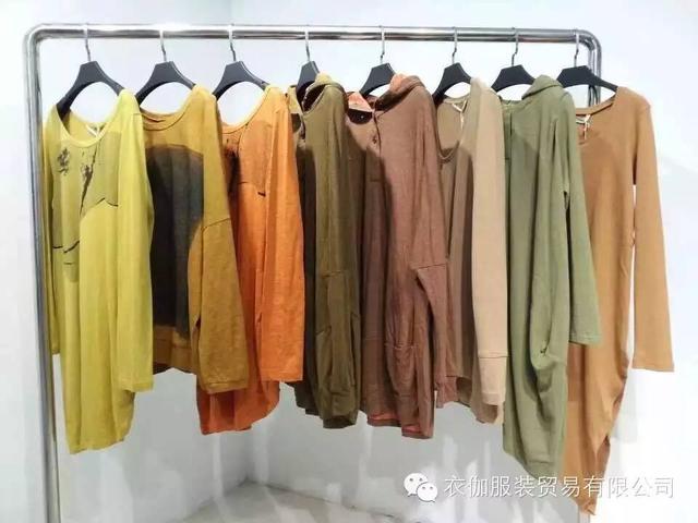 时尚女装批发厂家直批(容子木棉麻服装批发，秋冬装批发，时尚女装走份批发，尾货服装批发，品牌折扣女装，正品低价，一手货源13380111690)