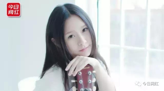 陌陌直播间二维码在哪(直播间现场｜一场女主播跳槽引发的粉丝狂欢)
