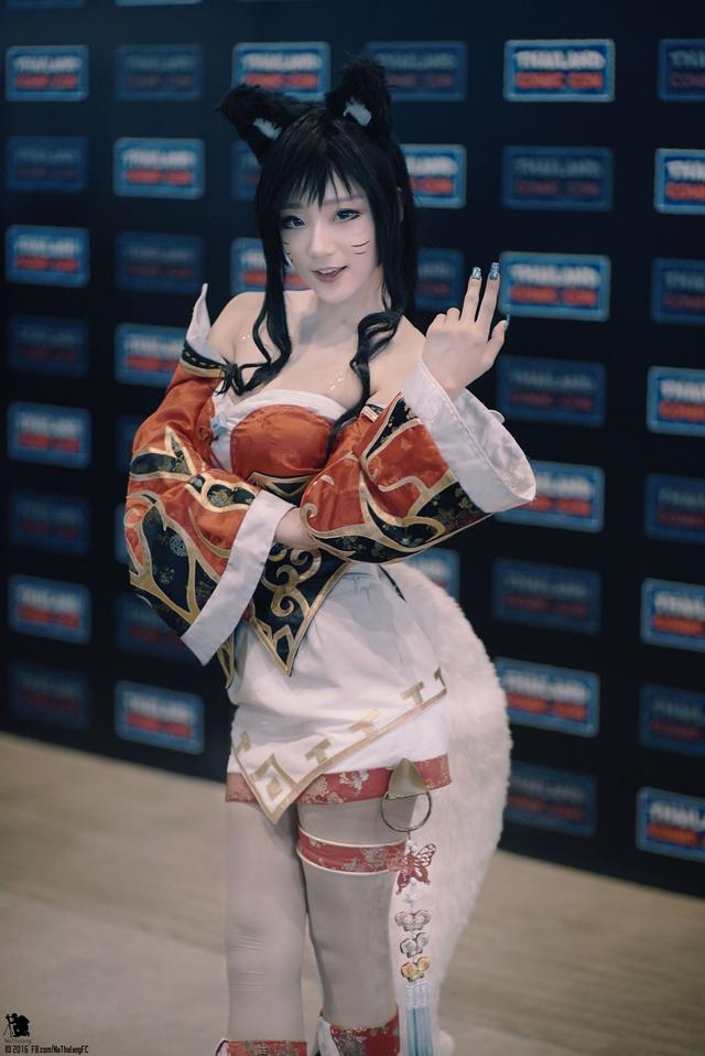 螺旋猫miyuko和谐图(韩国螺旋猫团员Miyuko扮演的阿狸！不愧是COSPLAY界的著名团体！)