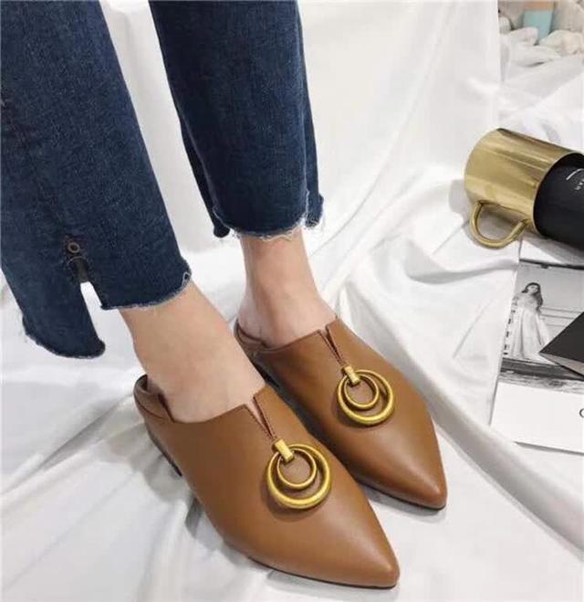 广州女鞋批发市场在哪里(腿粗怎么办？广州十三行显瘦女鞋大盘点 保管穿上精致又优雅)