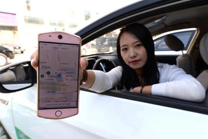 香港深圳租车(春节临近 共享租车成香港同胞返乡新风尚)
