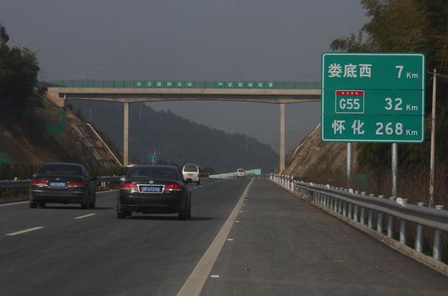 移动测速是怎么测速的原理(高速公路测速是什么原理？)