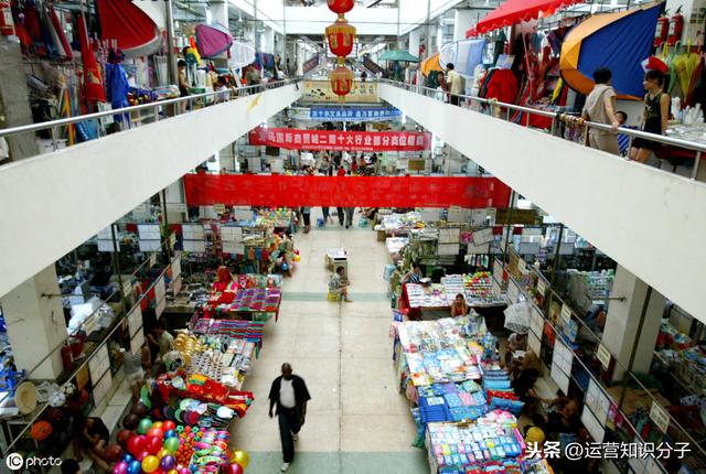 内衣淘宝网店转让(23岁小伙在淘宝卖内衣，月销售额近30万，最后店铺倒闭还欠债10万)