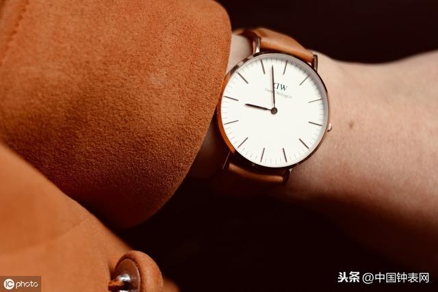 dw手表多少钱一块男人(为什么都说DW的手表不值那个价钱？)