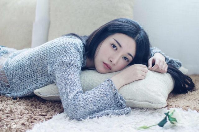 苏哲是哪本小说的男主(小说：小伙意外穿越，决心苟活到底，不到万不得已绝不出山)