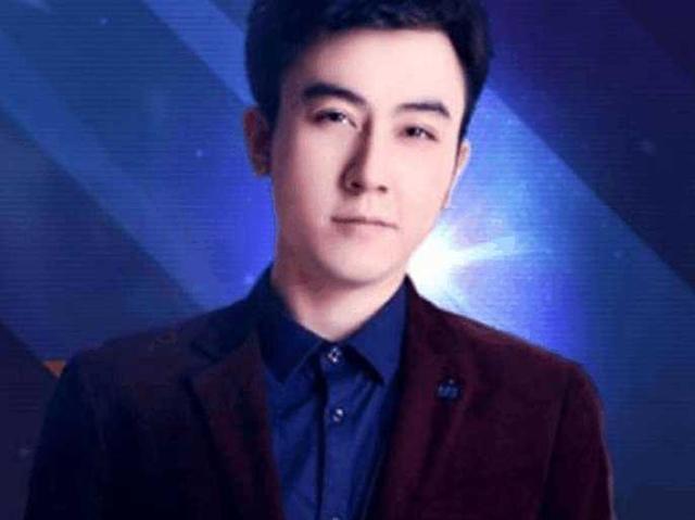斗鱼蛇哥老婆北辰照片(主播蛇哥背负天价违约金, 老婆北辰变卖衣服贴补家用!)