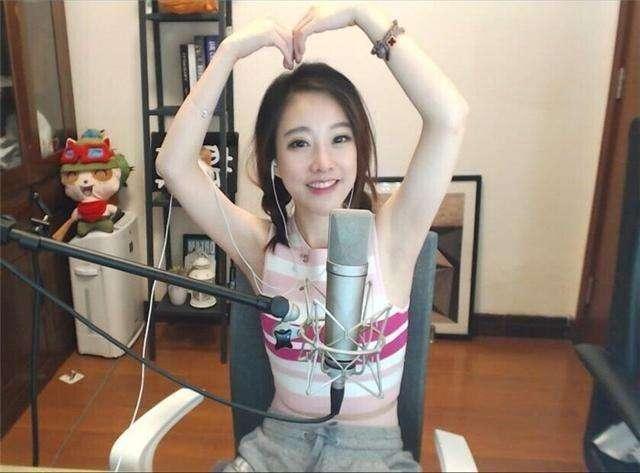 冯提莫离婚门事件(斗鱼一姐冯提莫已离婚，身陷陪睡门，清纯人设崩塌！)