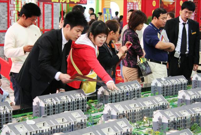 未来比较赚钱的行业(未来10年，比较容易赚钱的“6大产业”，普通人可以提前布局)